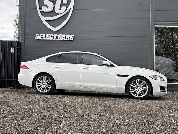 Jaguar XF 2 of 14