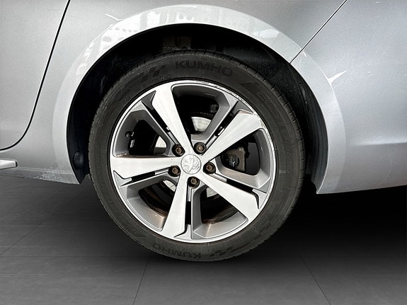 Peugeot 308 SW 17 of 17