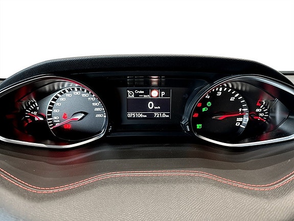 Peugeot 308 SW 15 of 17