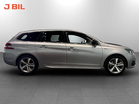 Peugeot 308 SW 3 of 17