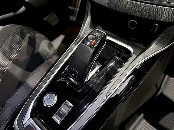 Peugeot 308 SW 11 of 17