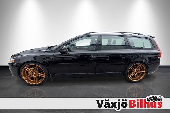 Volvo V70 2 of 19