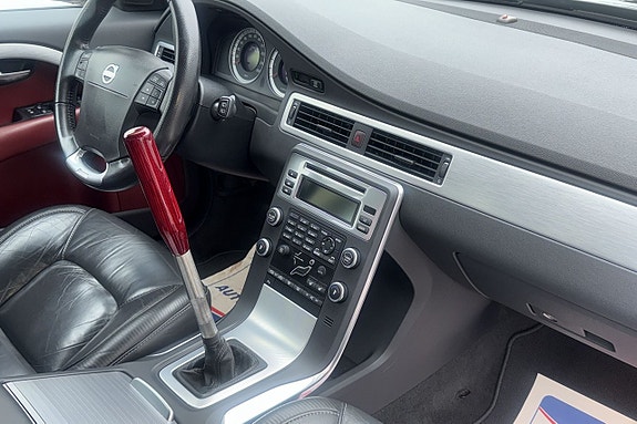 Volvo V70 15 of 19