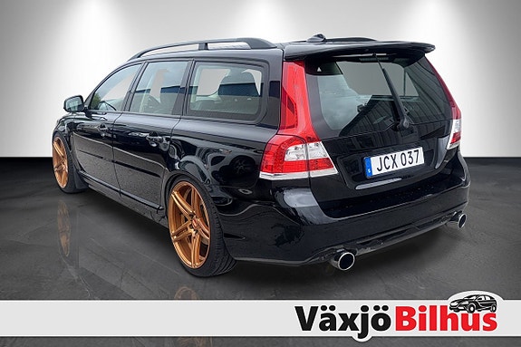 Volvo V70 3 of 19