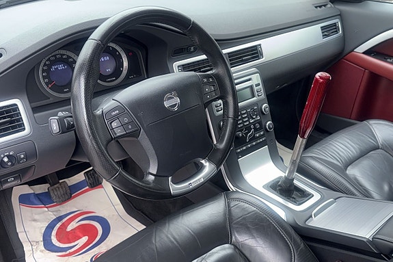 Volvo V70 12 of 19