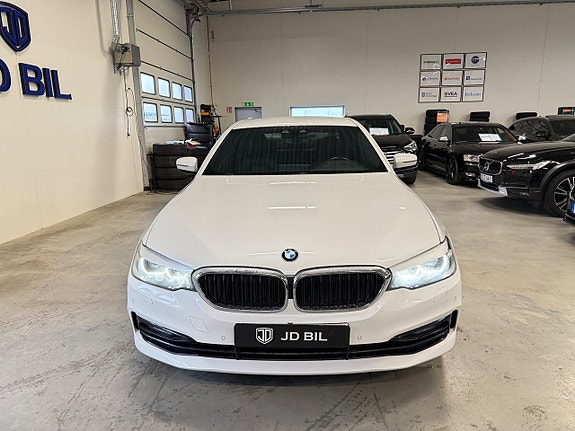 BMW 520d 4 of 5