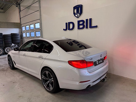 BMW 520d 3 of 5