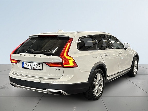 Volvo V90 Cross Country 6 of 19