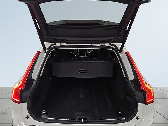 Volvo V90 Cross Country 12 of 19
