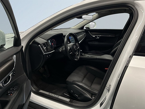 Volvo V90 Cross Country 7 of 19