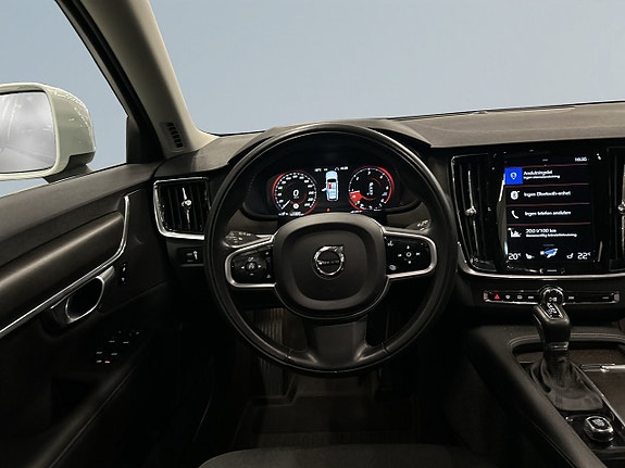 Volvo V90 Cross Country 9 of 19