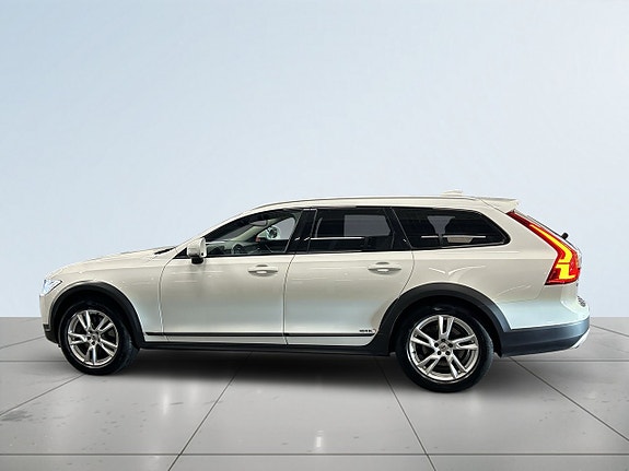 Volvo V90 Cross Country 4 of 5