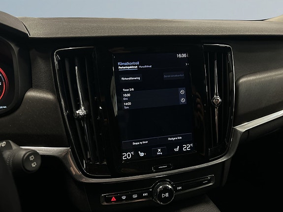 Volvo V90 Cross Country 11 of 19