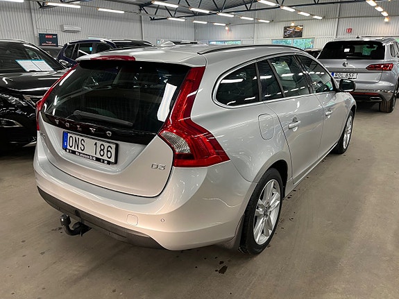 Volvo V60 3 of 5