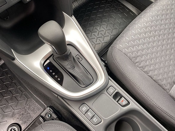 Toyota Yaris Cross 17 of 24
