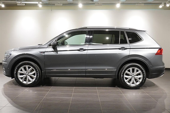Volkswagen Tiguan Allspace 2 of 5