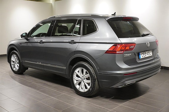 Volkswagen Tiguan Allspace 3 of 5
