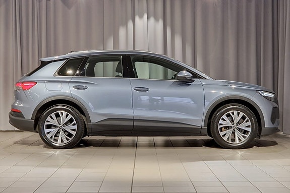 Audi Q4 e-tron 3 of 5