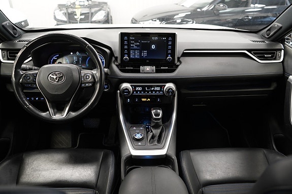 Toyota RAV4 17 of 27