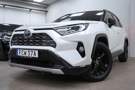 Toyota RAV4 8 of 27
