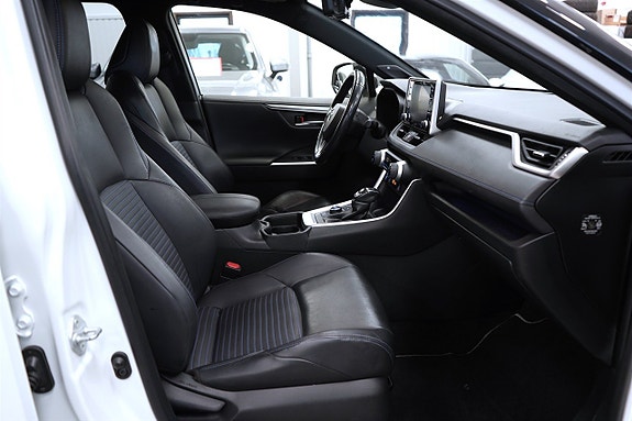Toyota RAV4 14 of 27