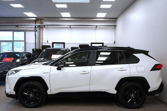 Toyota RAV4 2 of 27