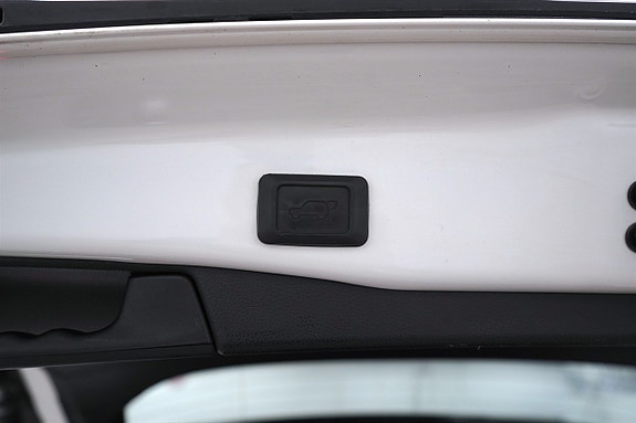 Toyota RAV4 11 of 27