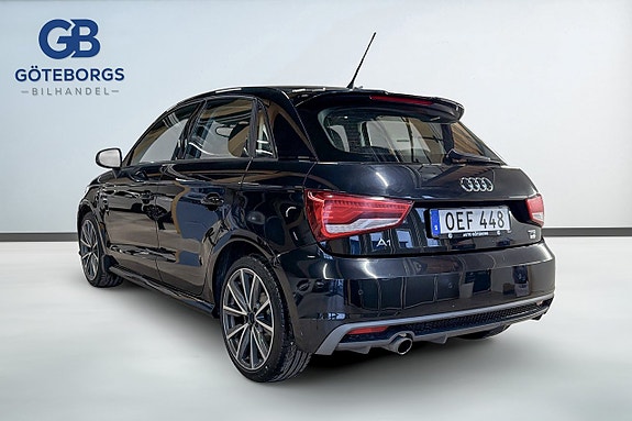 Audi A1 4 of 5