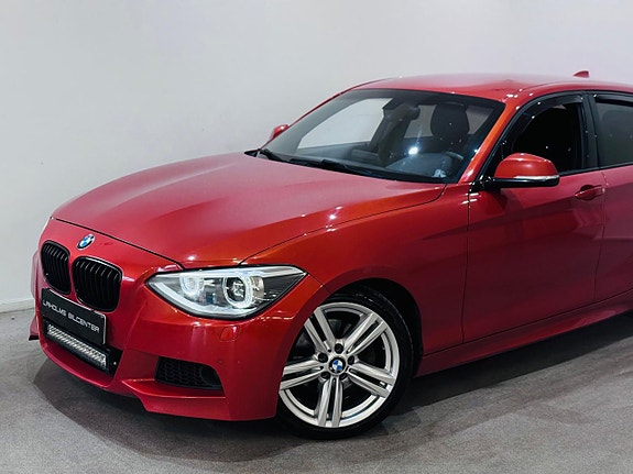 BMW 125i 2 of 5