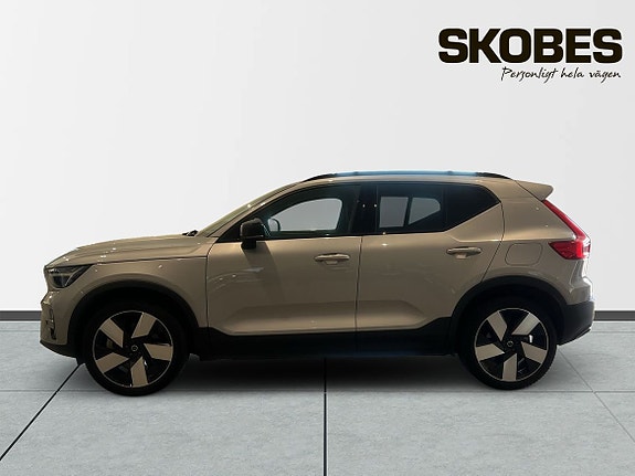 Volvo XC40 5 of 5