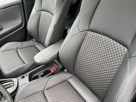 Toyota Yaris 12 of 12