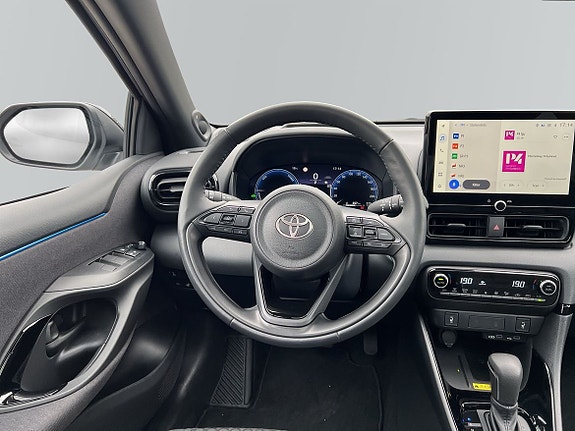Toyota Yaris 9 of 12