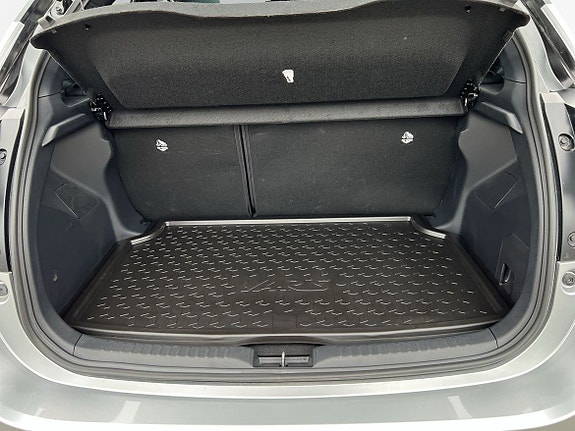 Toyota Yaris 10 of 12