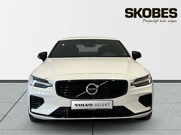 Volvo S60 2 of 5