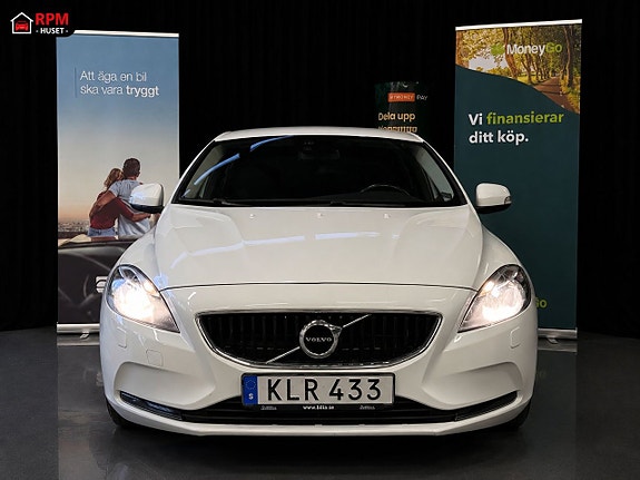Volvo V40 3 of 5