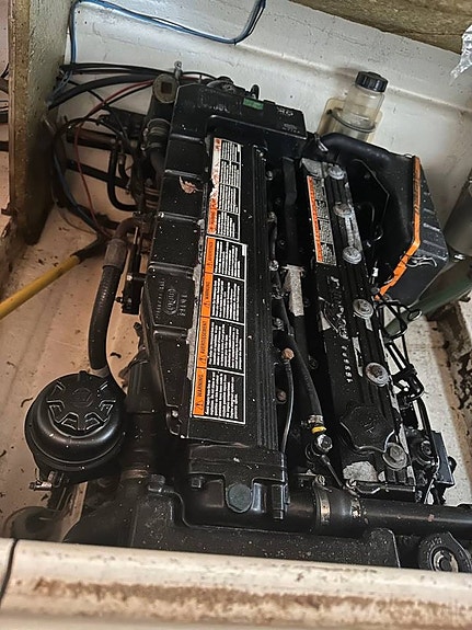 Maxi 880 DC – 1991 Pelle Pettersson-design med dieselmotor 8 of 10