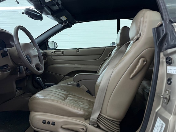 Chrysler Sebring 11 of 18