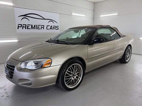 Chrysler Sebring 2 of 5