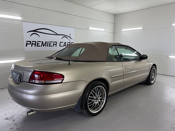 Chrysler Sebring 7 of 18