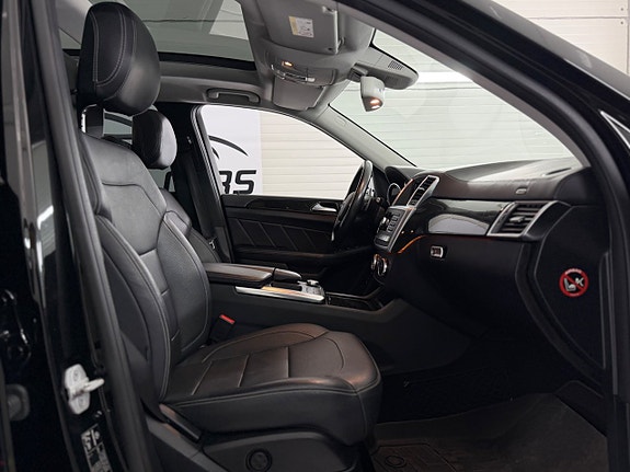 Mercedes-Benz GL350 16 of 26