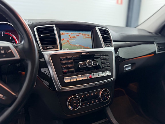 Mercedes-Benz GL350 19 of 26