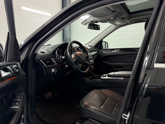 Mercedes-Benz GL350 15 of 26