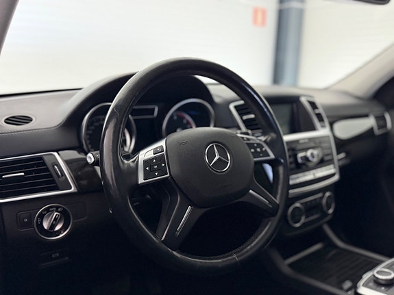 Mercedes-Benz GL350 14 of 26