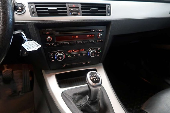 BMW 320d 13 of 13