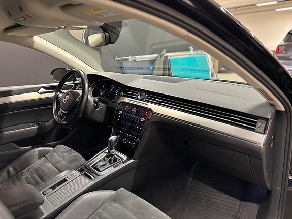Volkswagen Passat 18 of 20