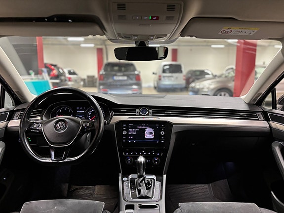 Volkswagen Passat 9 of 20