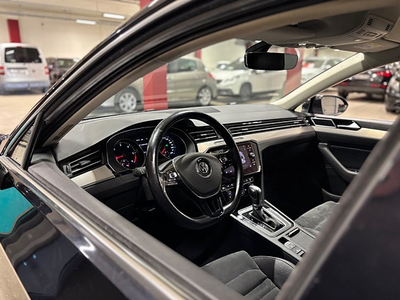 Volkswagen Passat 8 of 20
