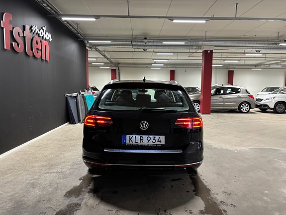 Volkswagen Passat 4 of 5