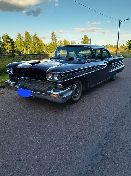 Oldsmobile Ninety Eight 4 of 5