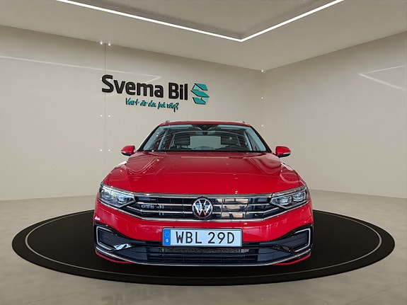 Volkswagen Passat 2 of 5